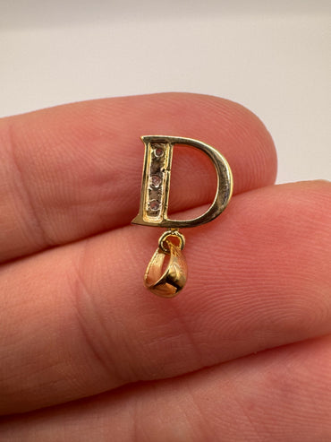 9ct gold diamond initial D pendant