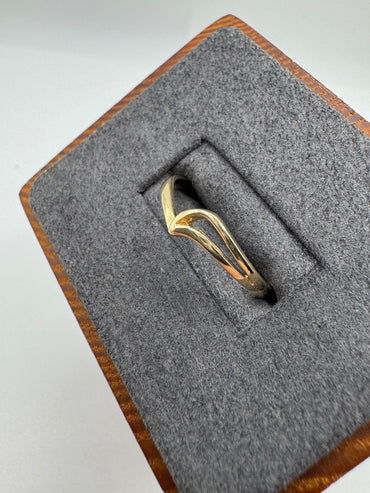 9ct gold wishbone ring