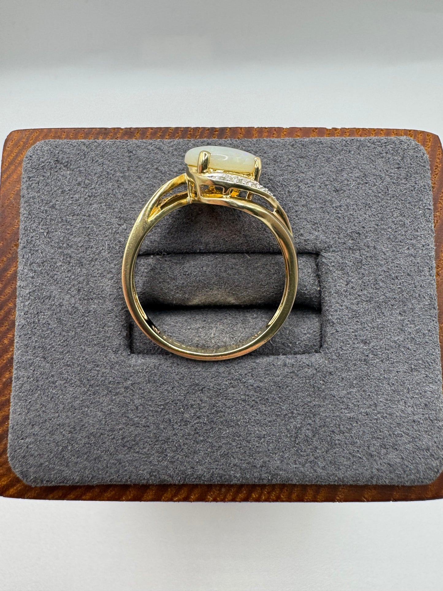 9ct gold opal and diamond ring