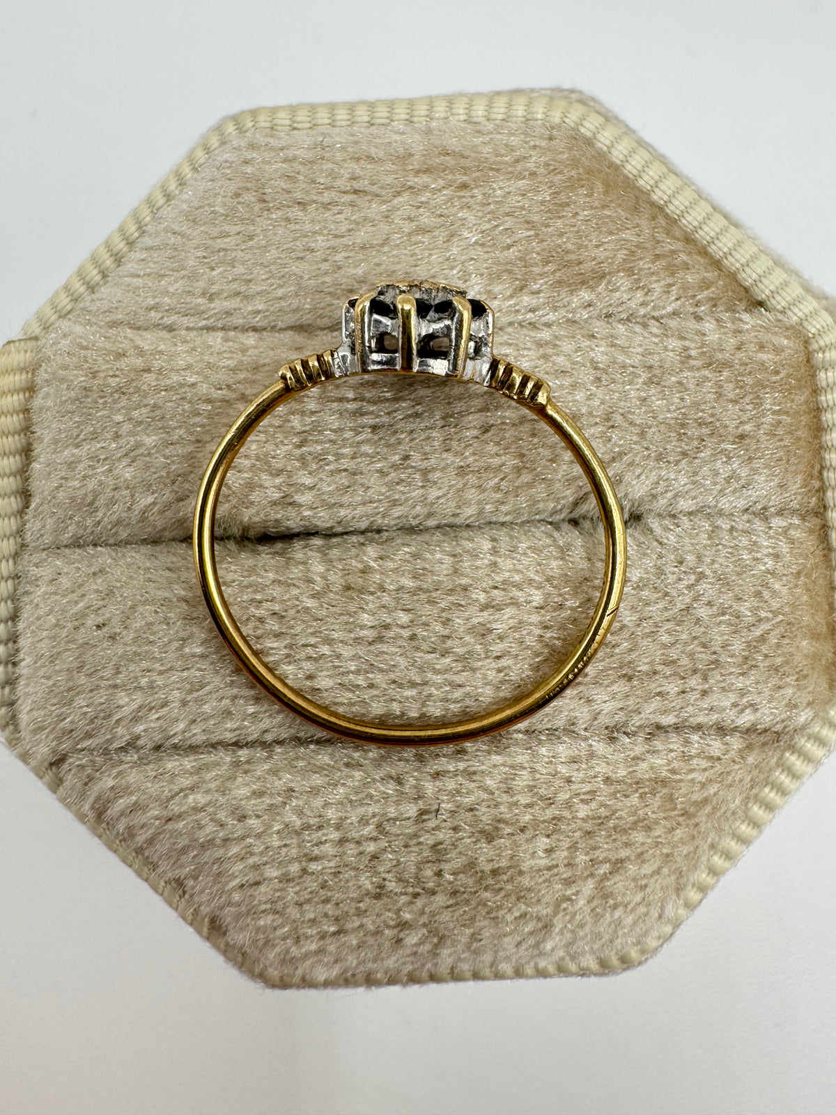 9ct gold sapphire and diamond cluster ring