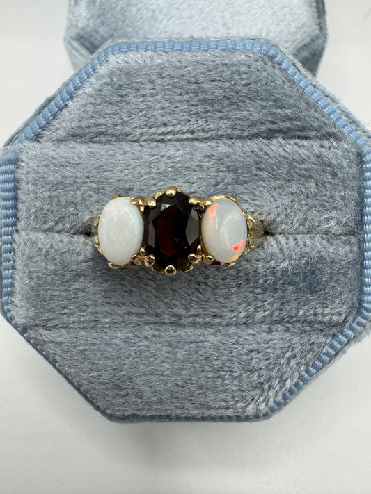 9ct gold opal and garnet ring