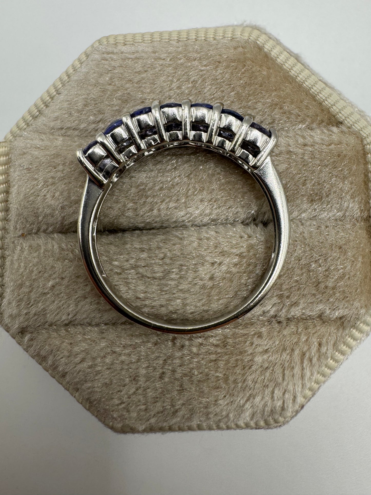 9ct white gold tanzanite ring