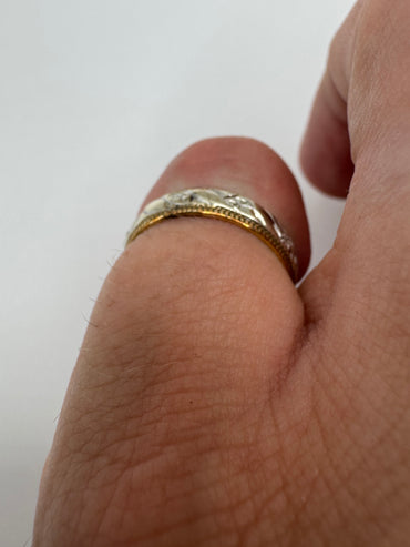 9ct two-tone gold patterned band