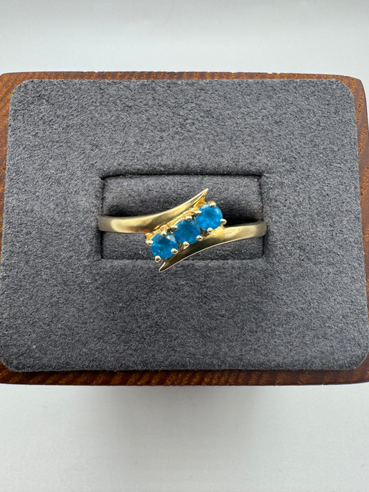 9ct gold blue apatite ring