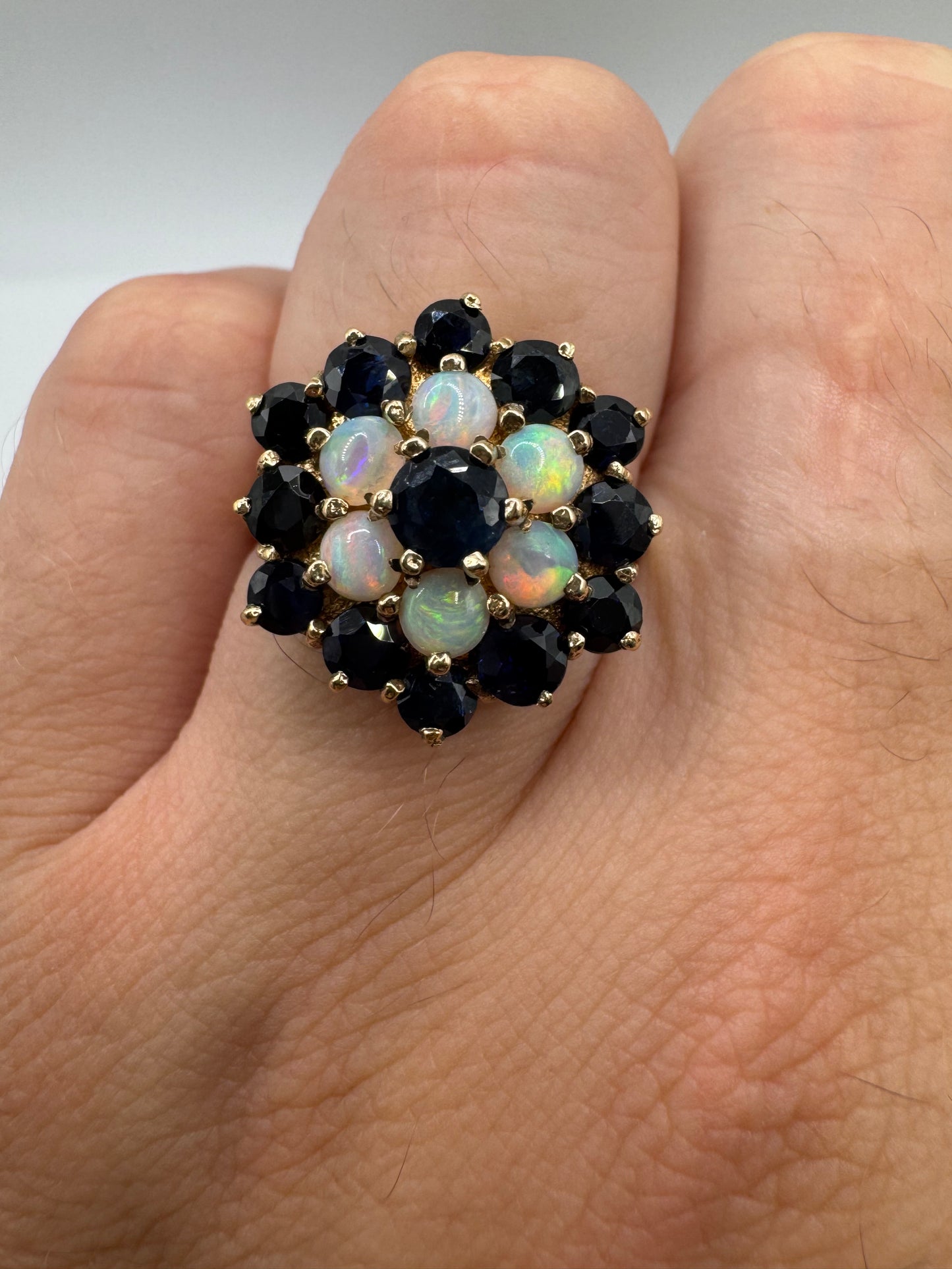 9ct gold opal and sapphire ring