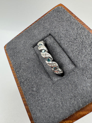 9ct white gold blue and white diamond ring