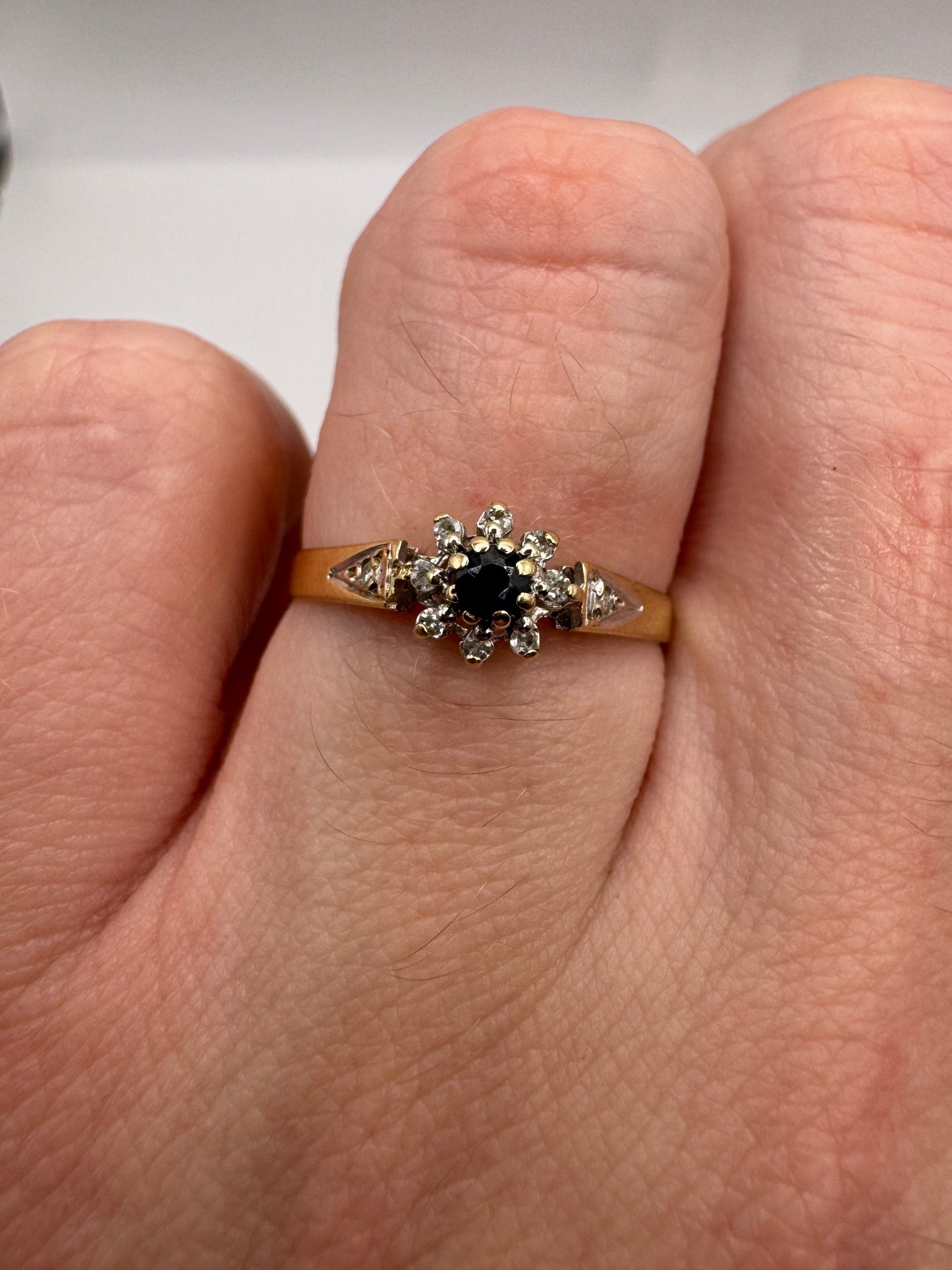 9ct gold sapphire and diamond ring