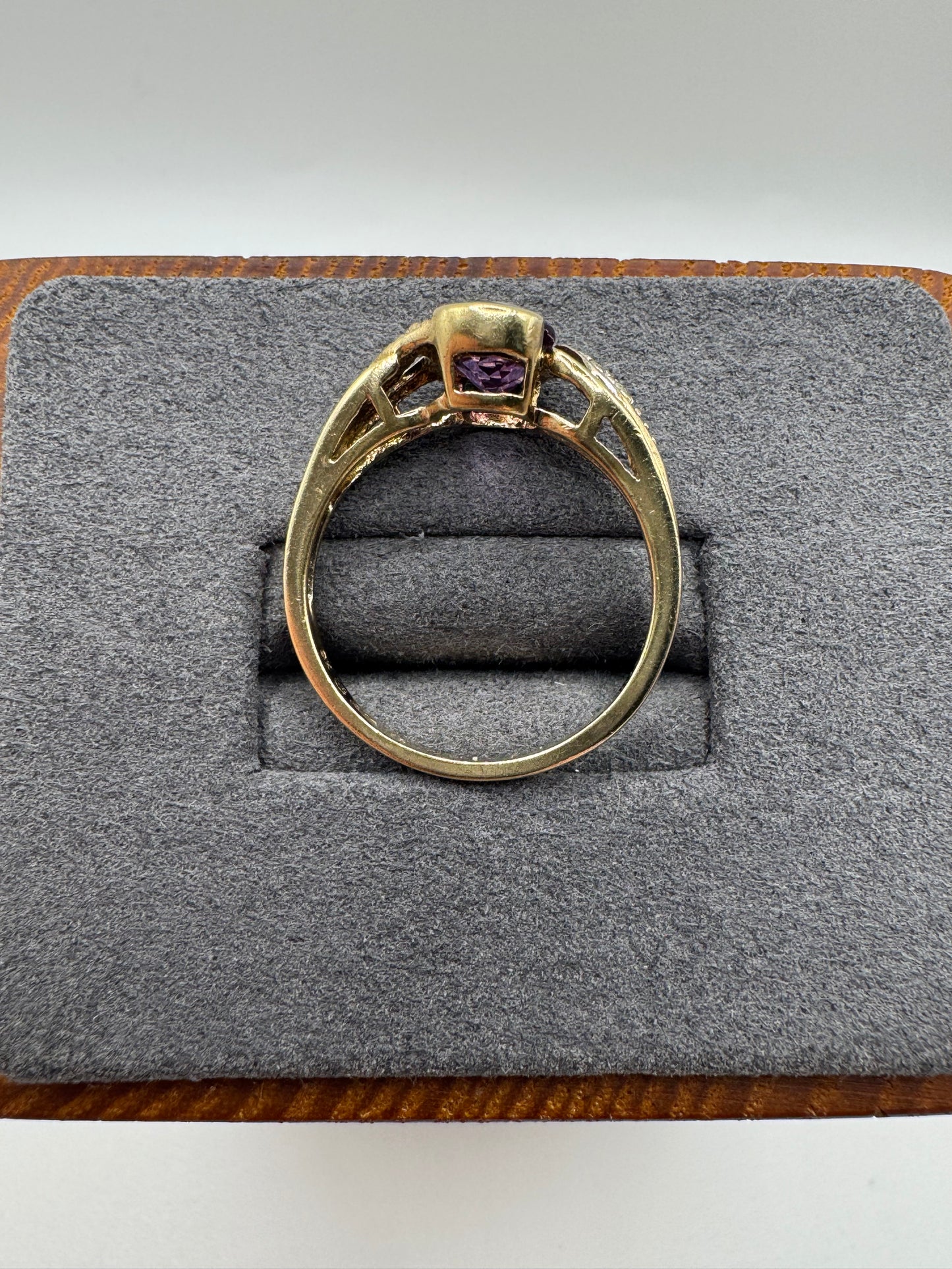 9ct gold amethyst and diamond ring