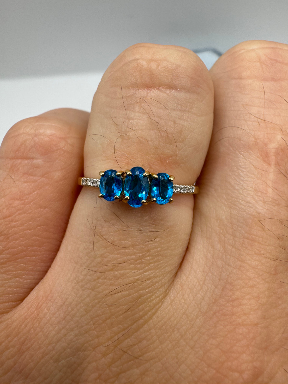 9ct gold apatite and diamond ring
