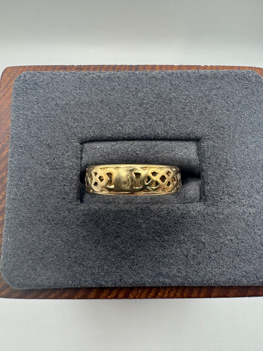 9ct gold Celtic band
