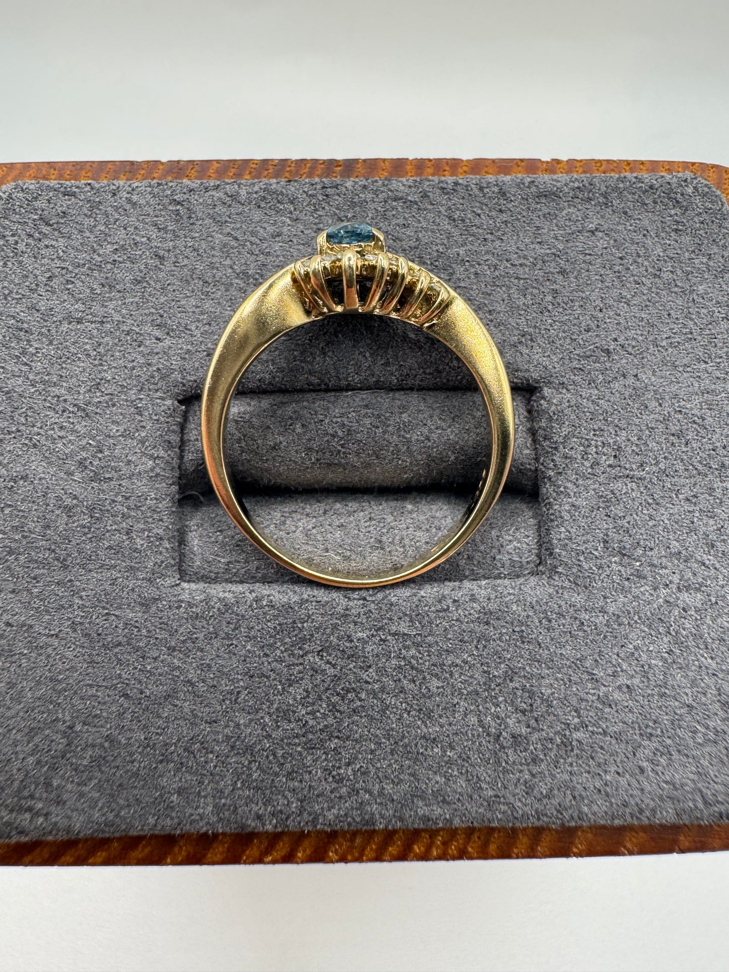 9ct gold blue topaz and diamond ring