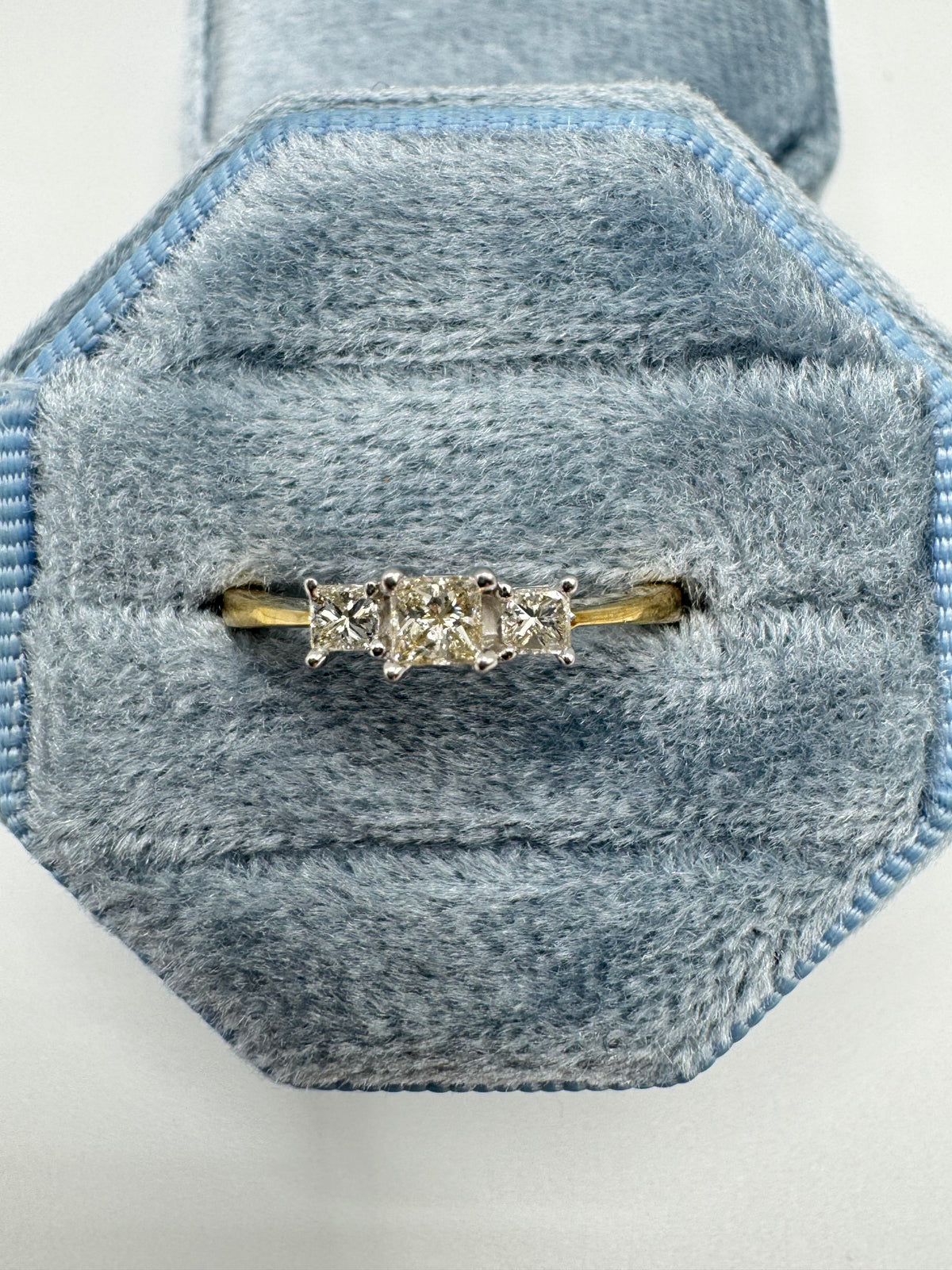 9ct gold 33 point diamond ring