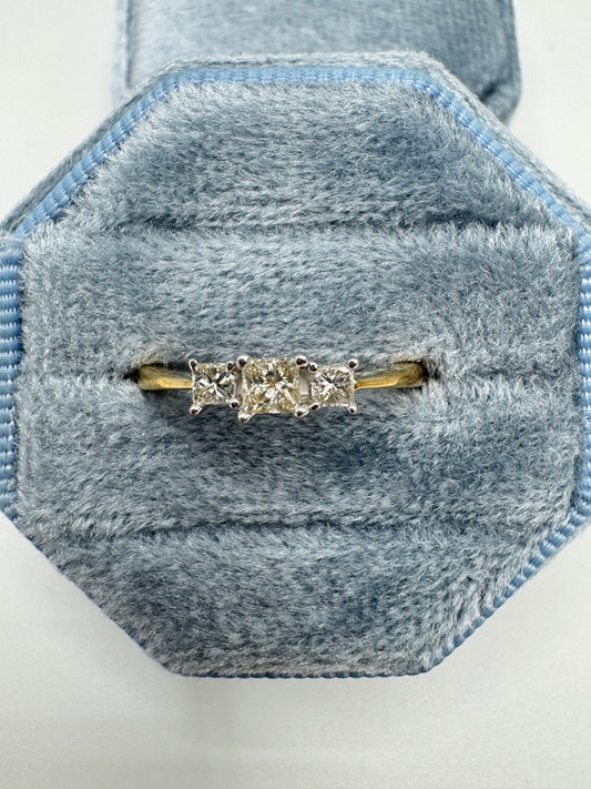 9ct gold 33 point diamond ring