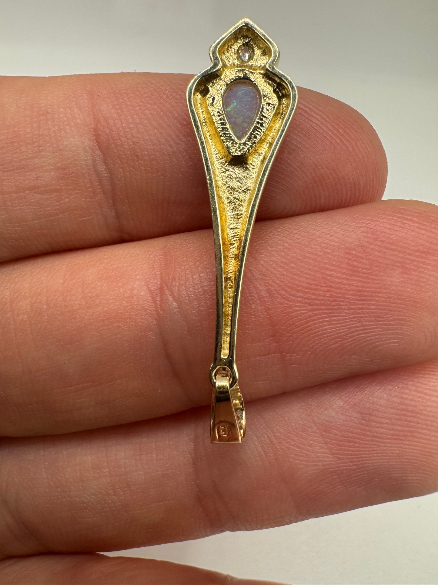 9ct gold opal and diamond pendant