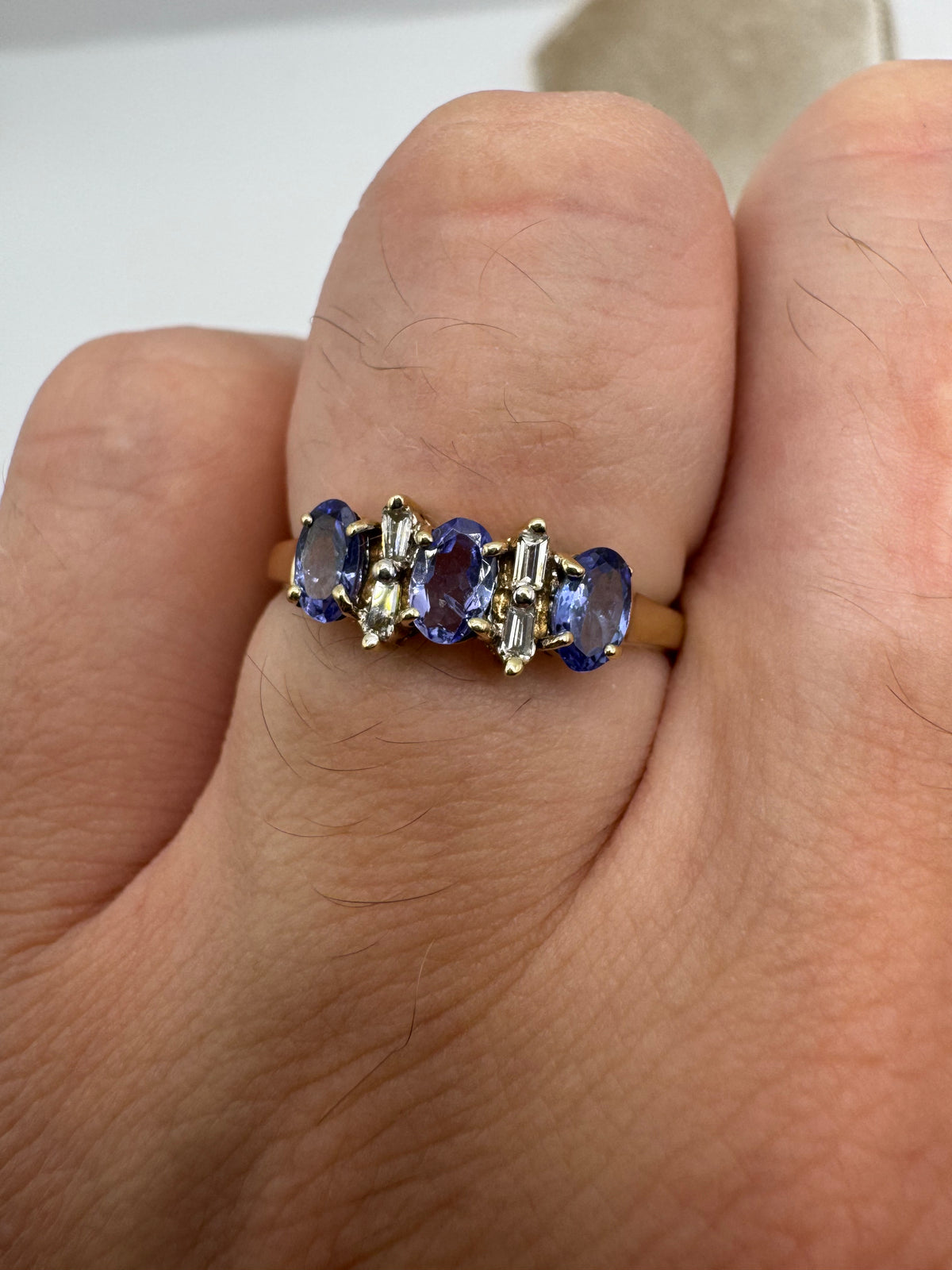 9ct gold tanzanite and diamond ring