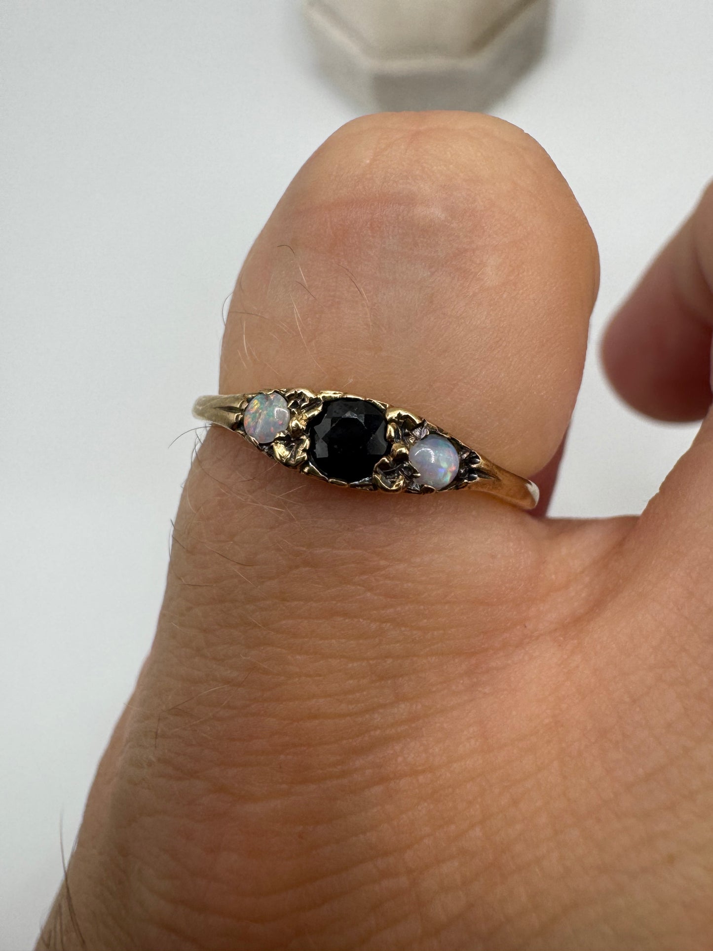 9ct gold sapphire and opal ring