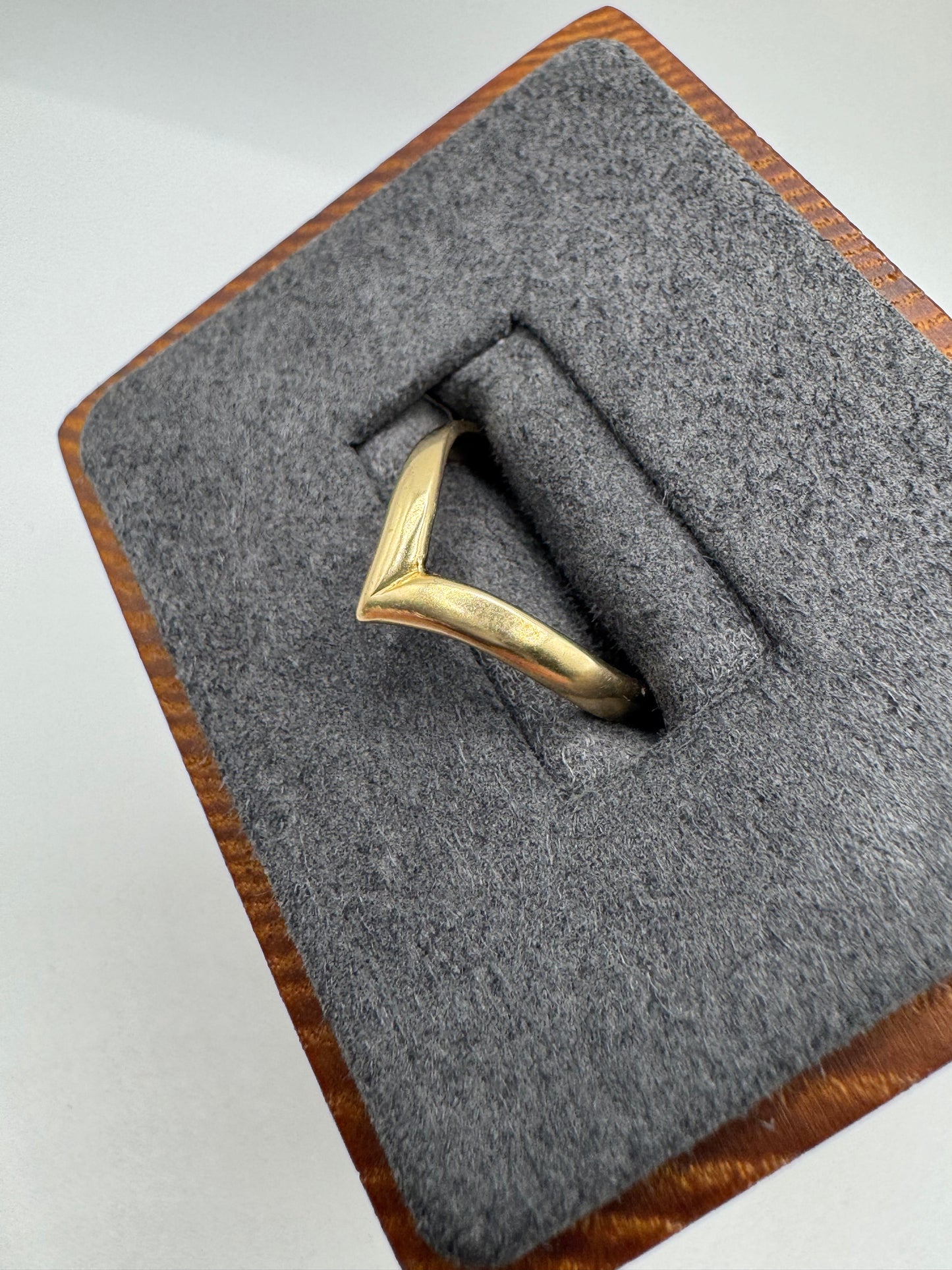 9ct gold wishbone ring