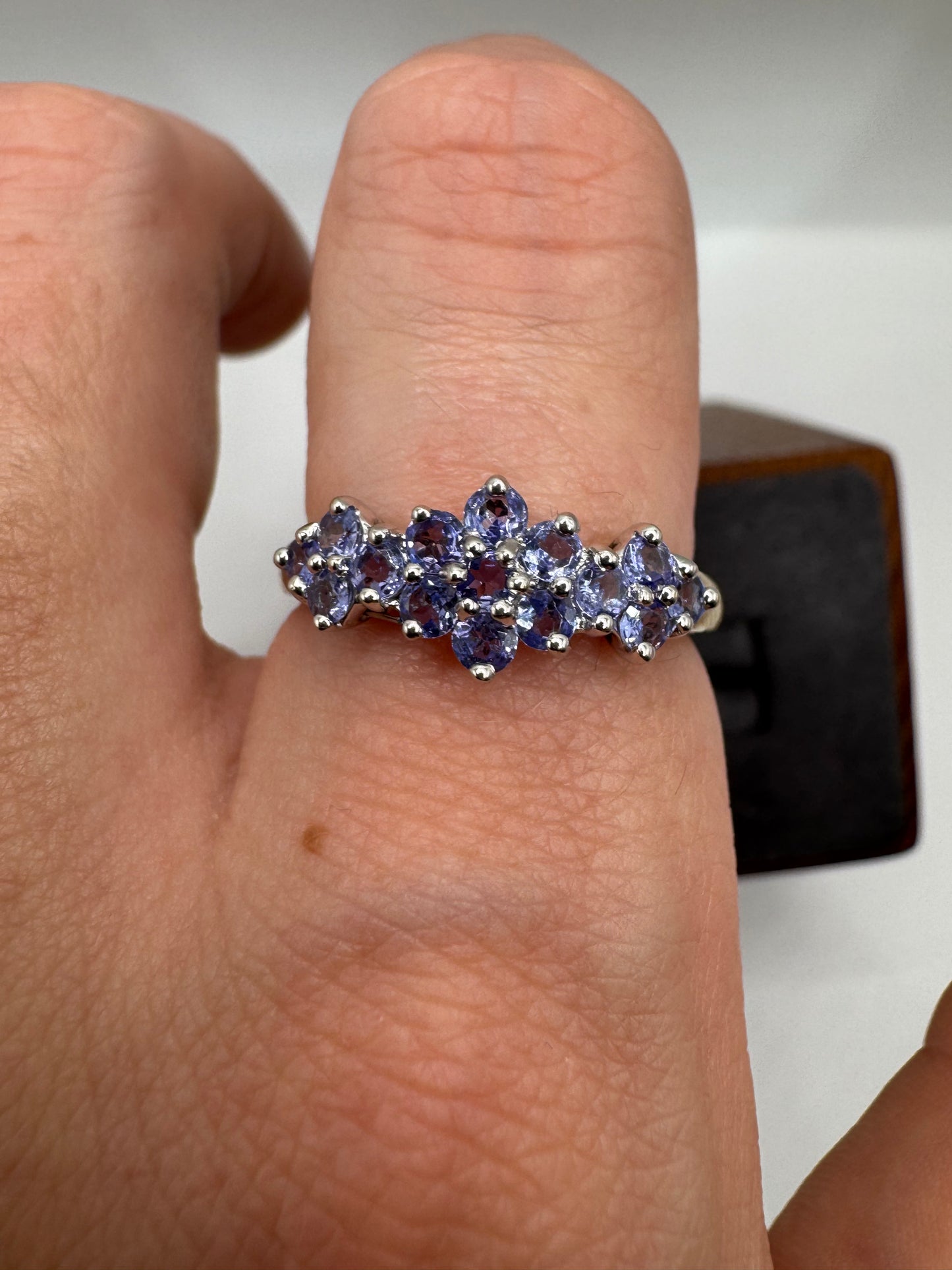 9ct gold tanzanite cluster ring