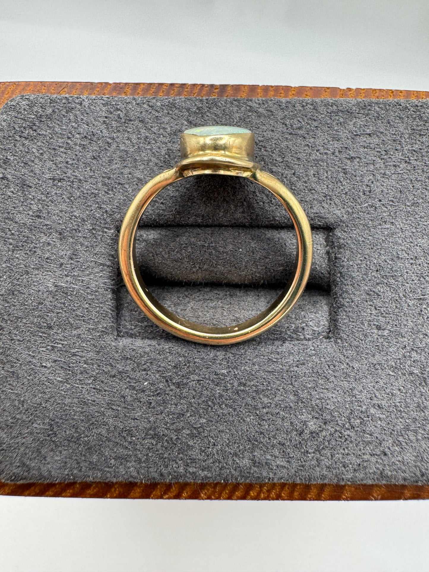9ct gold opal ring