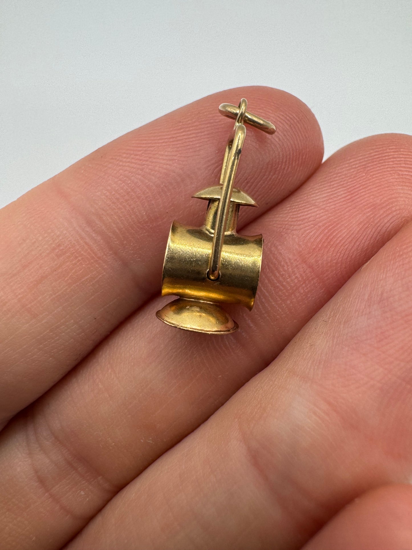 9ct gold lantern charm