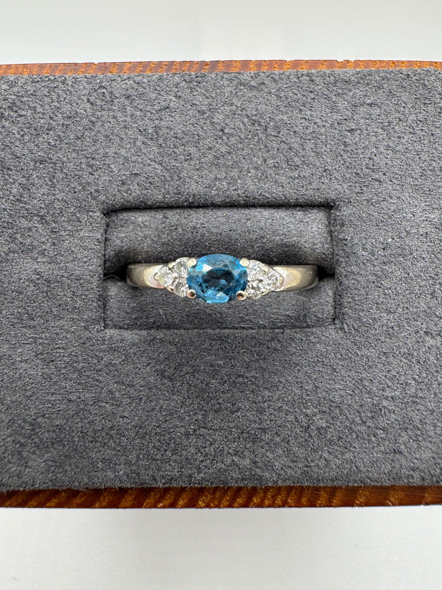 9ct gold topaz and diamond ring