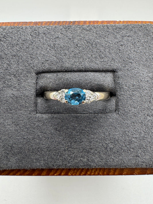 9ct gold topaz and diamond ring