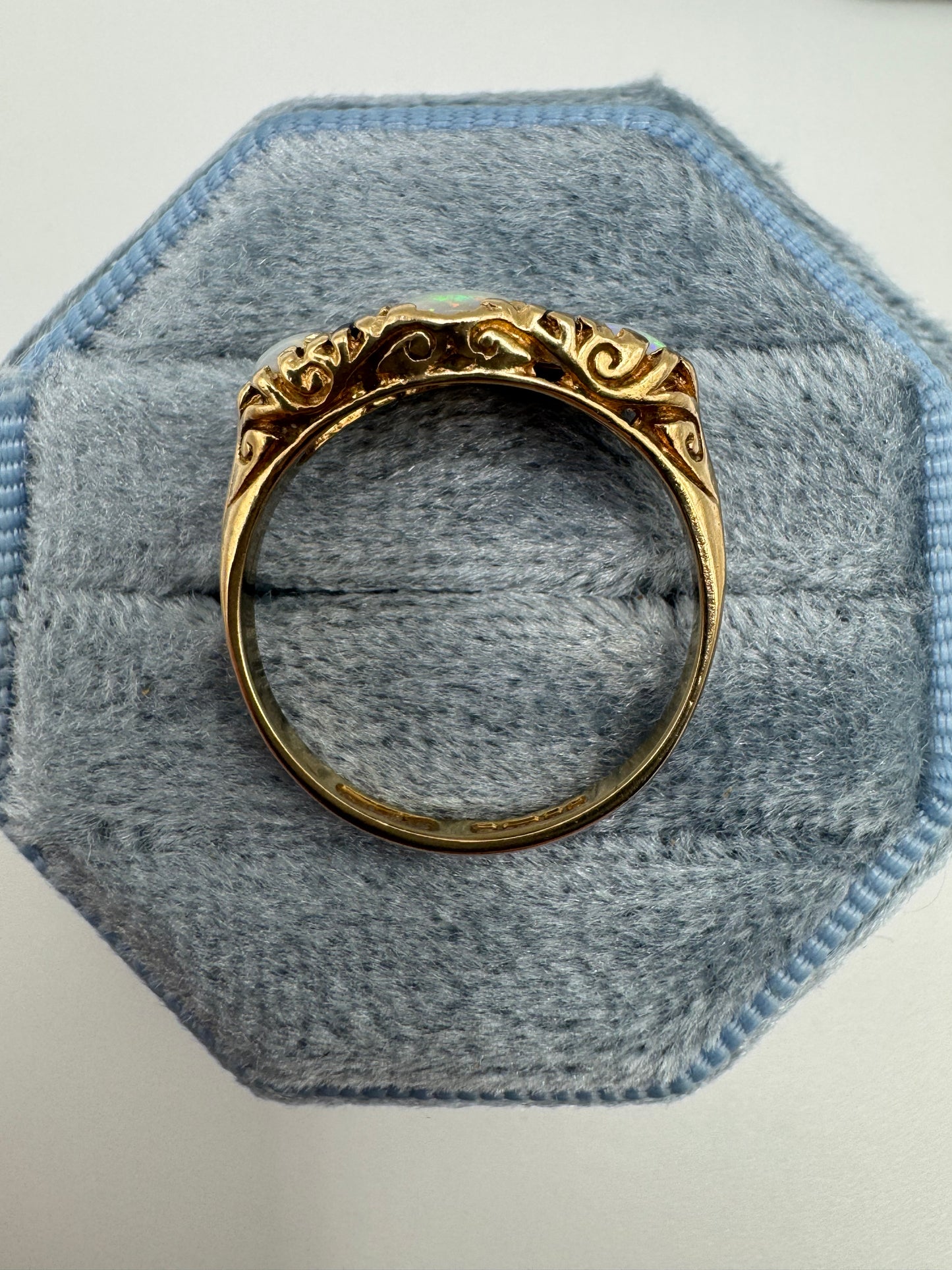 9ct gold opal and sapphire ring