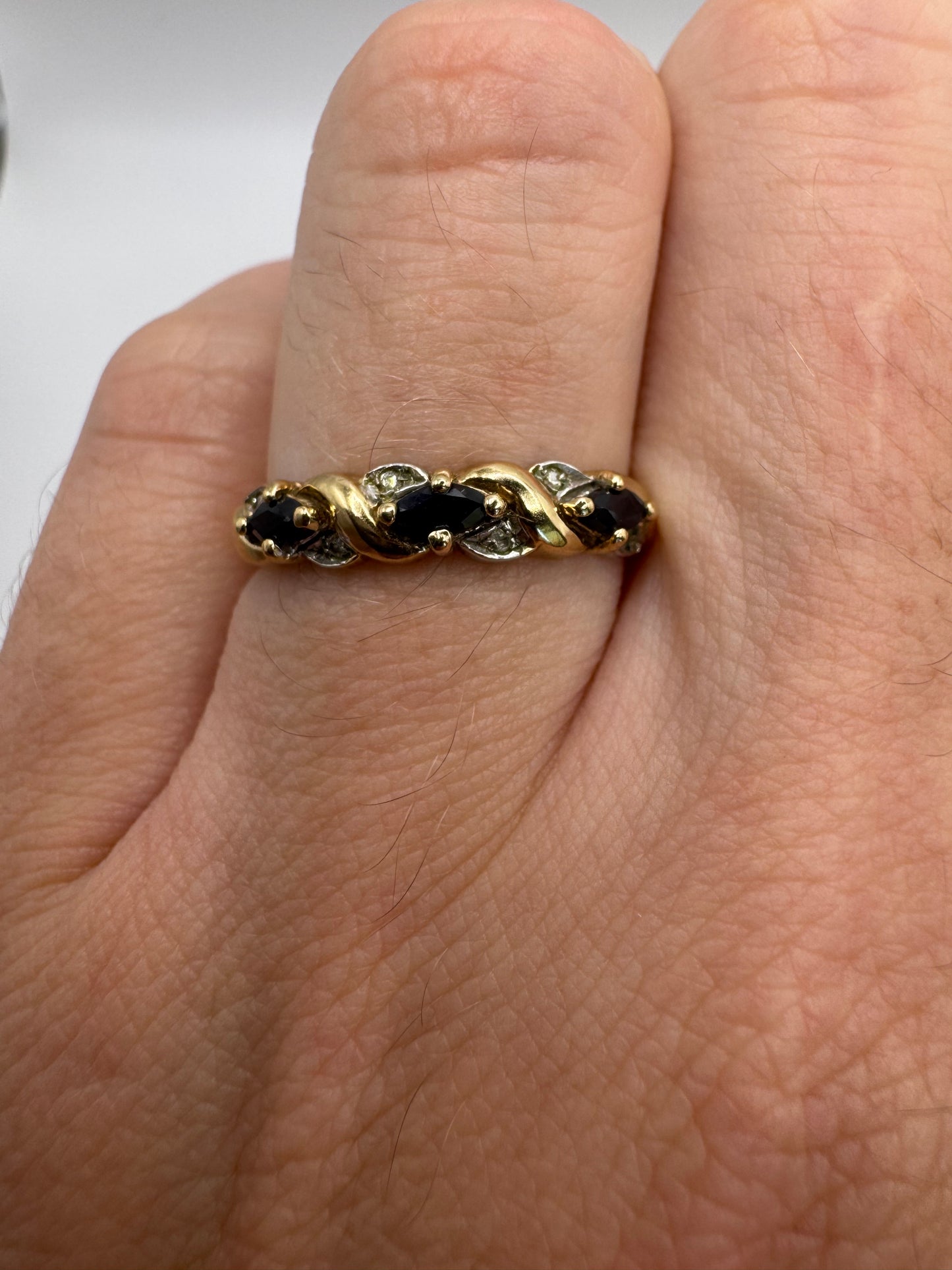 9ct gold sapphire and diamond ring