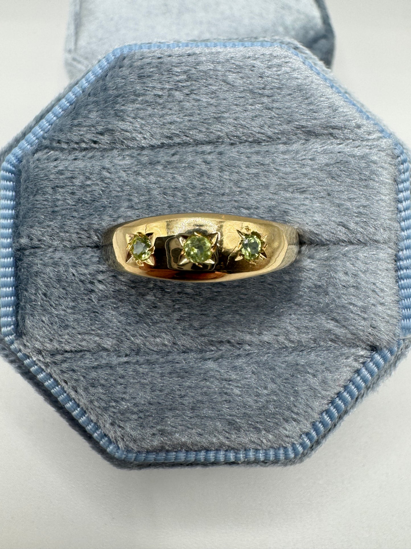 9ct gold peridot gypsy ring
