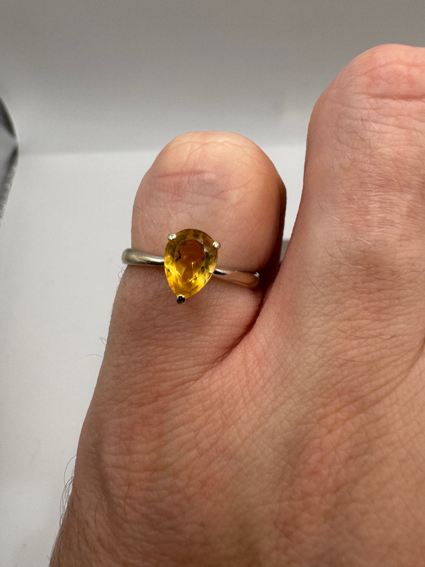 9ct white gold citrine ring