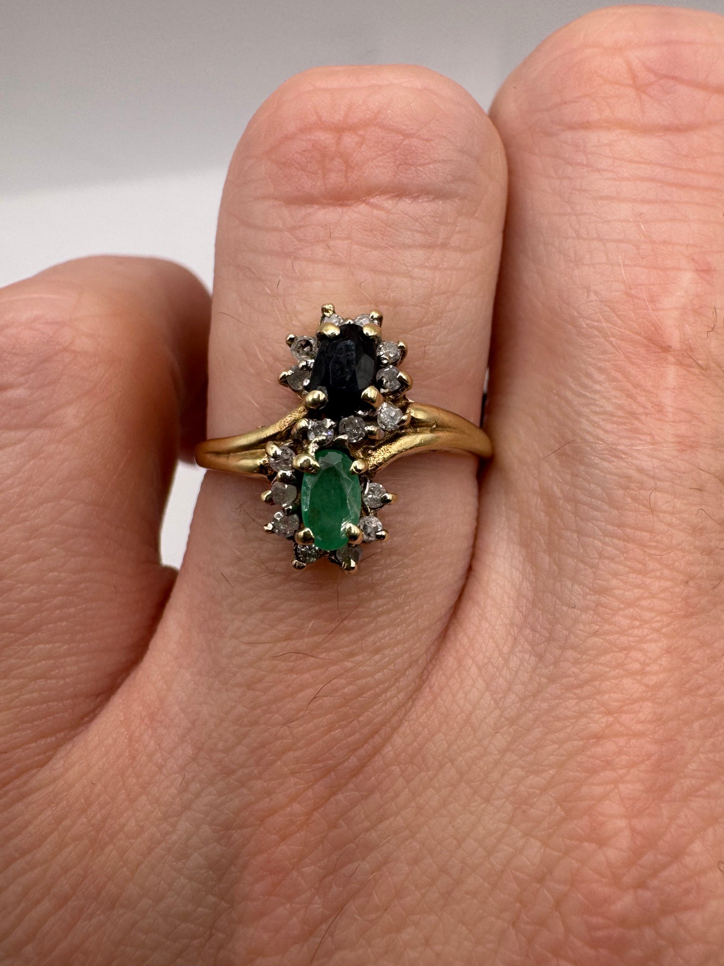 9ct gold sapphire, emerald and diamond cluster ring