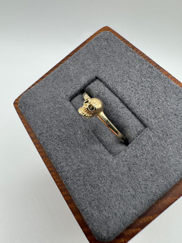 9ct gold skull ring