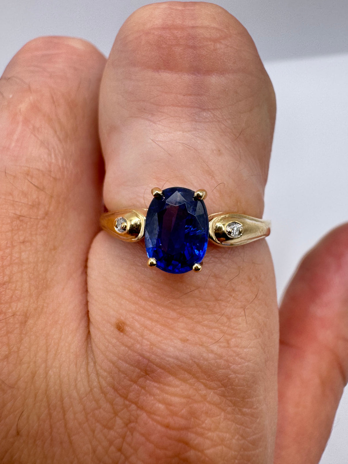 9ct gold kyanite and diamond ring