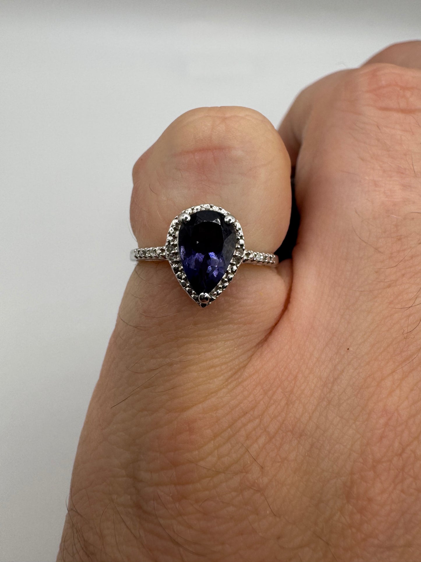 9ct white gold tanzanite and diamond ring