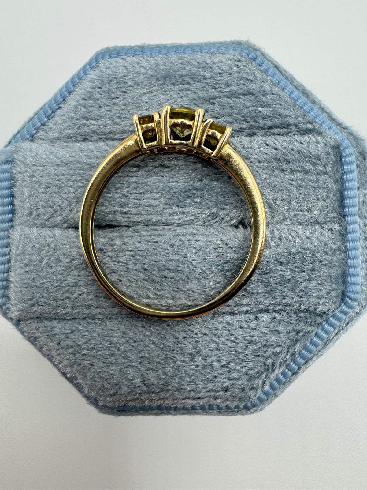 9ct gold quartz ring