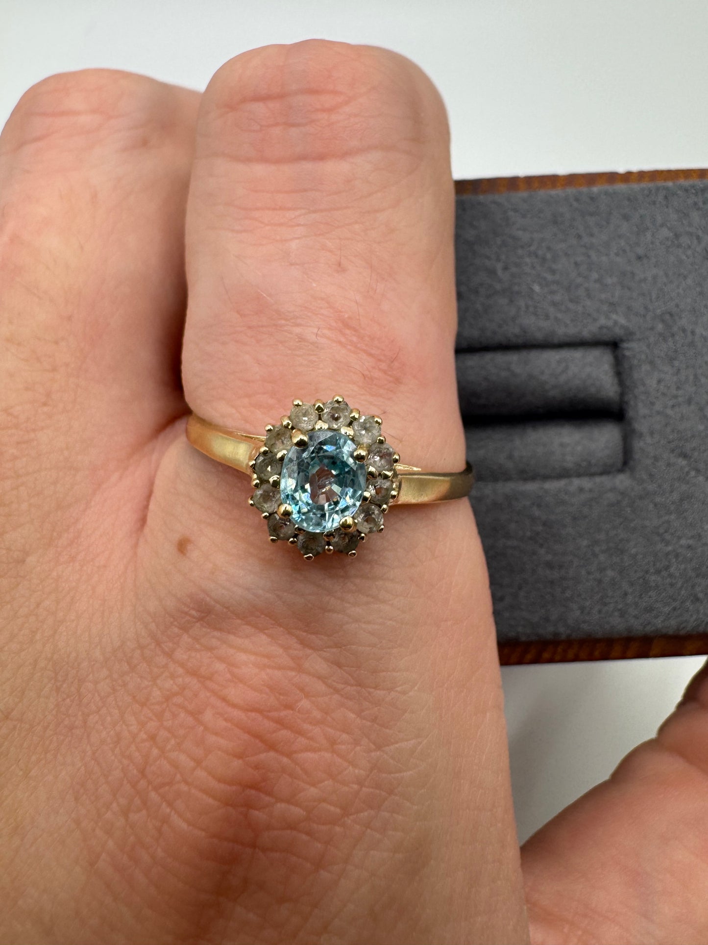 9ct gold topaz and cz ring