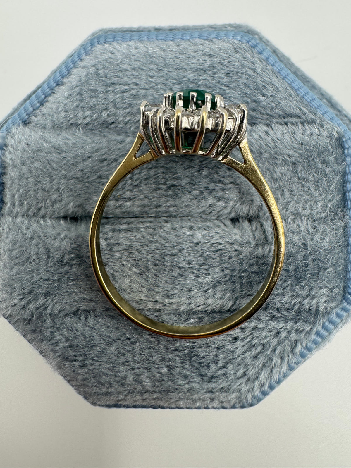 9ct gold agate and cz ring