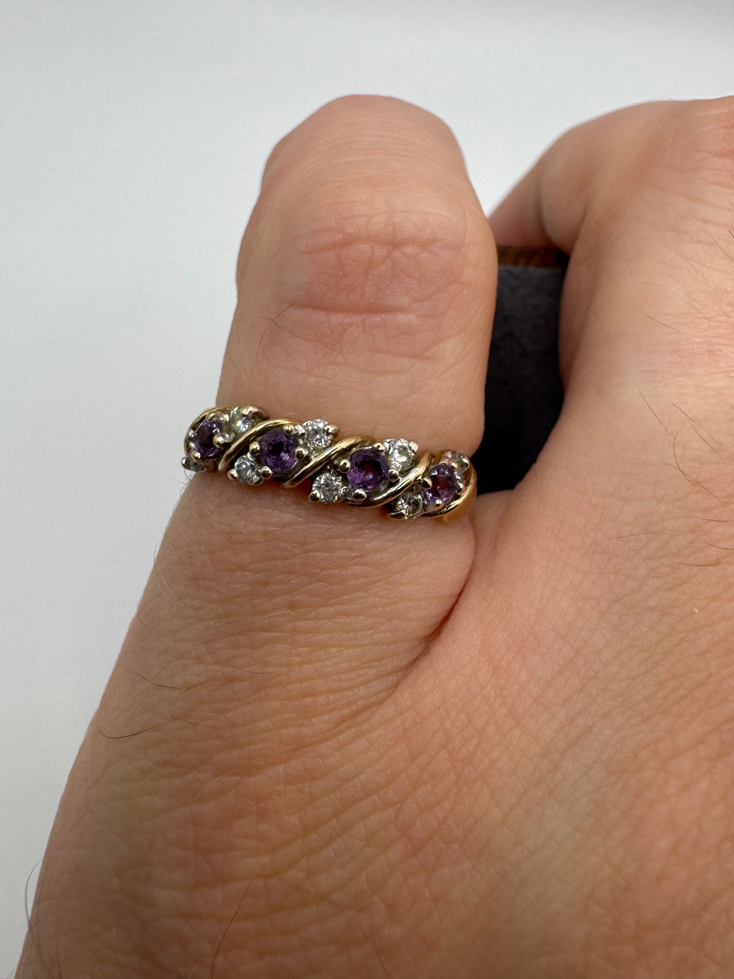 9ct gold amethyst and cz ring