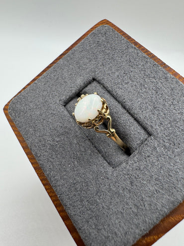 9ct gold opal ring