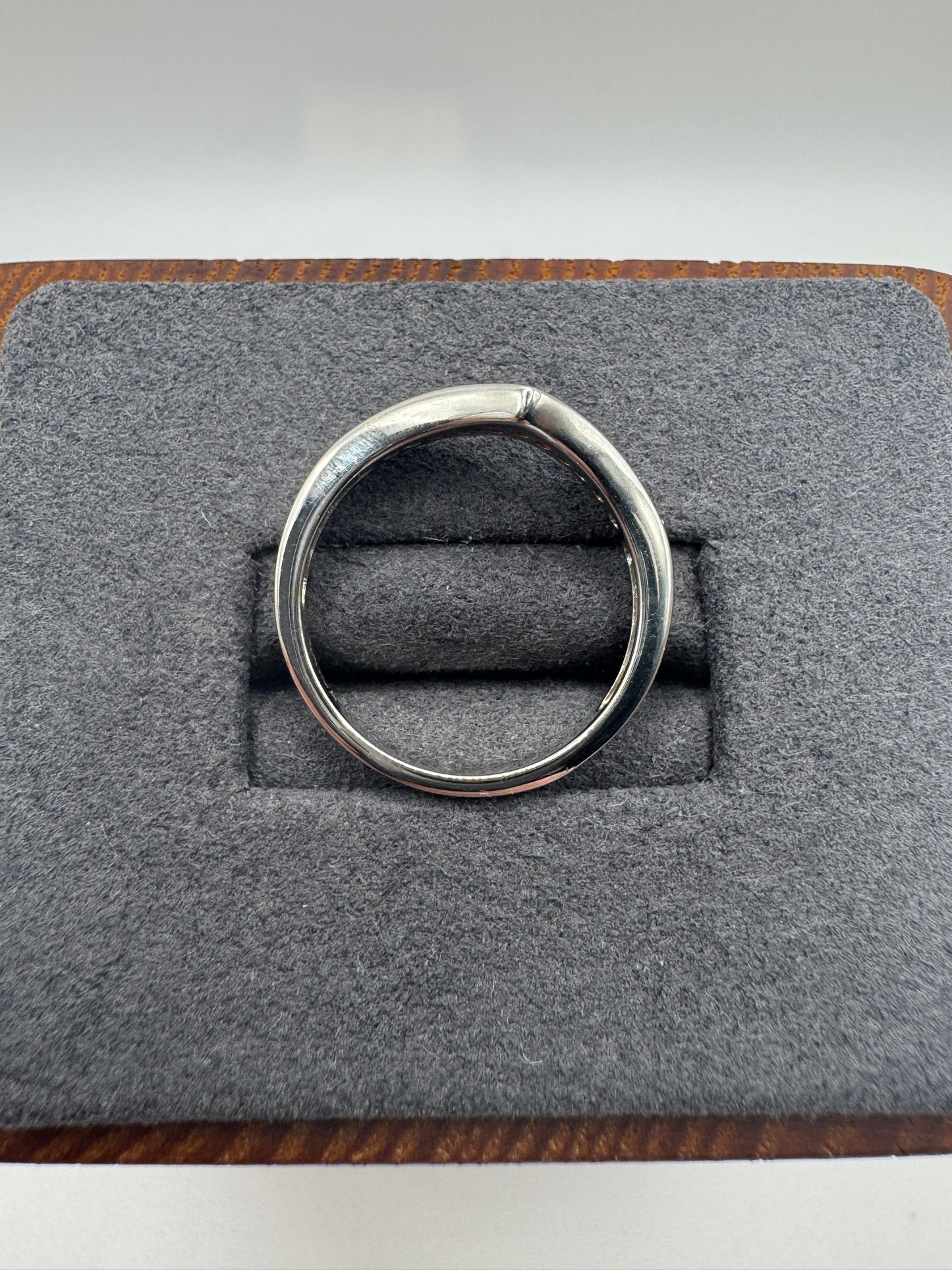 9ct white gold ruby and diamond wishbone ring