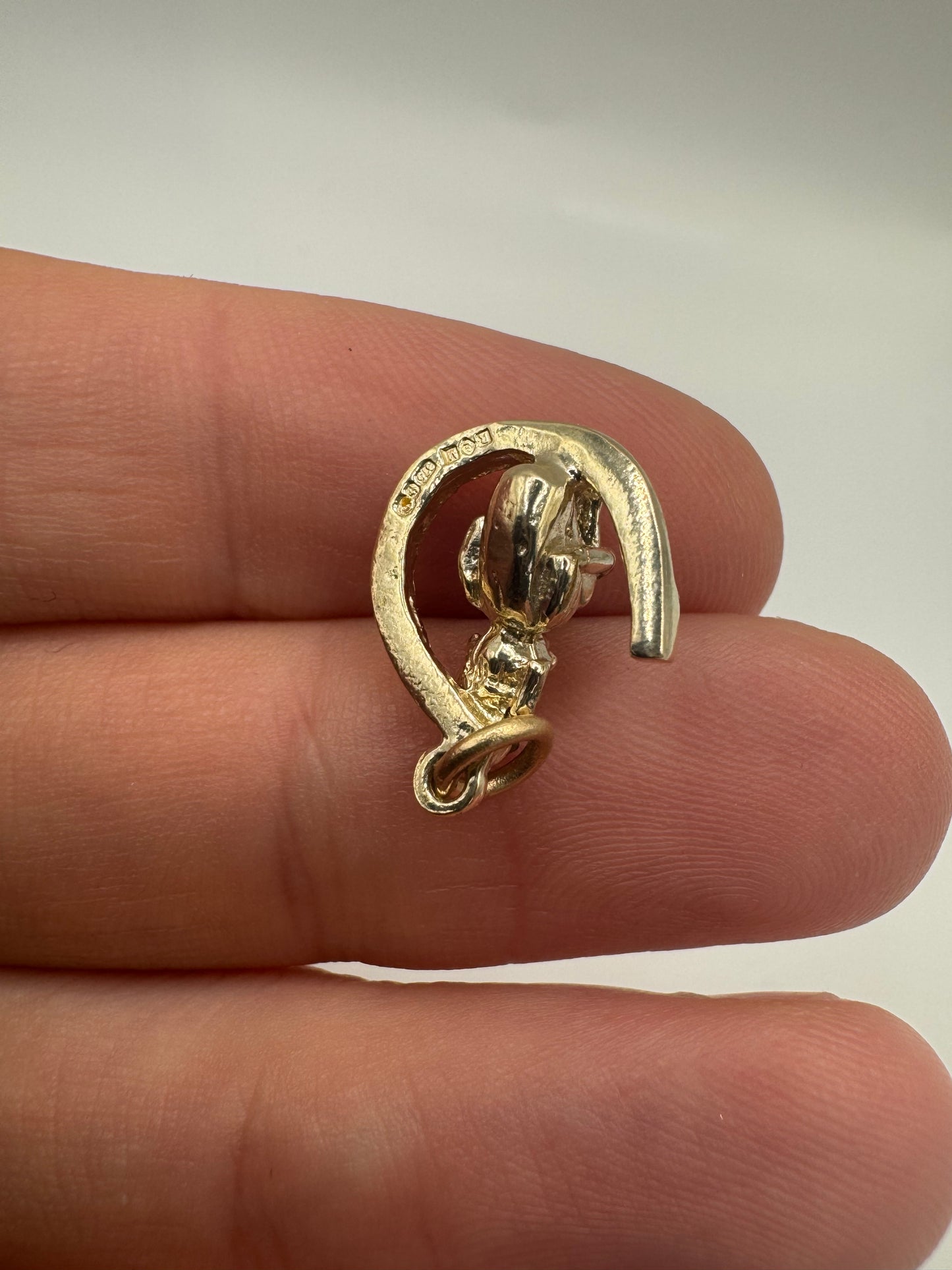9ct gold horseshoe pixie charm