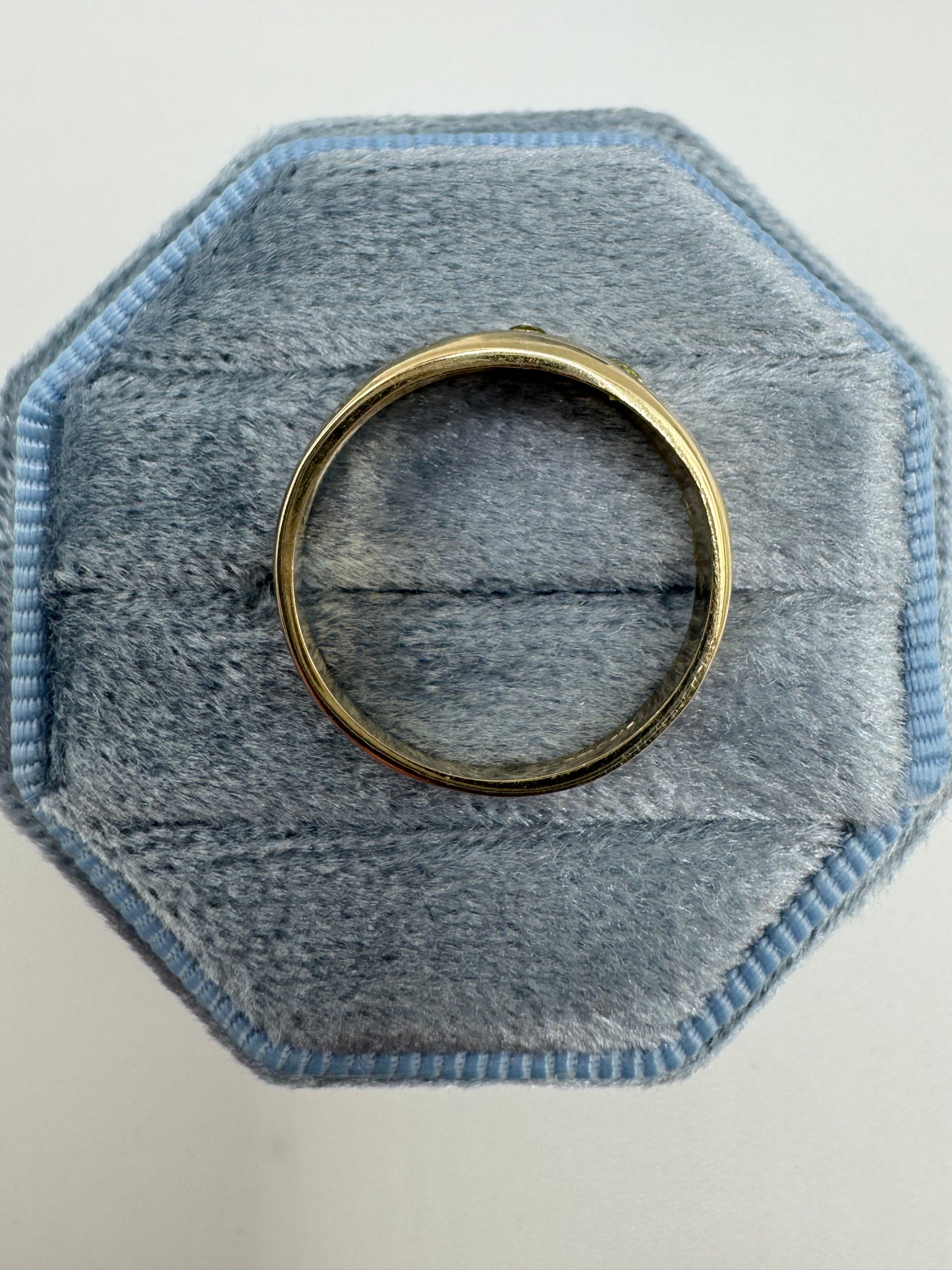 9ct gold peridot gypsy ring