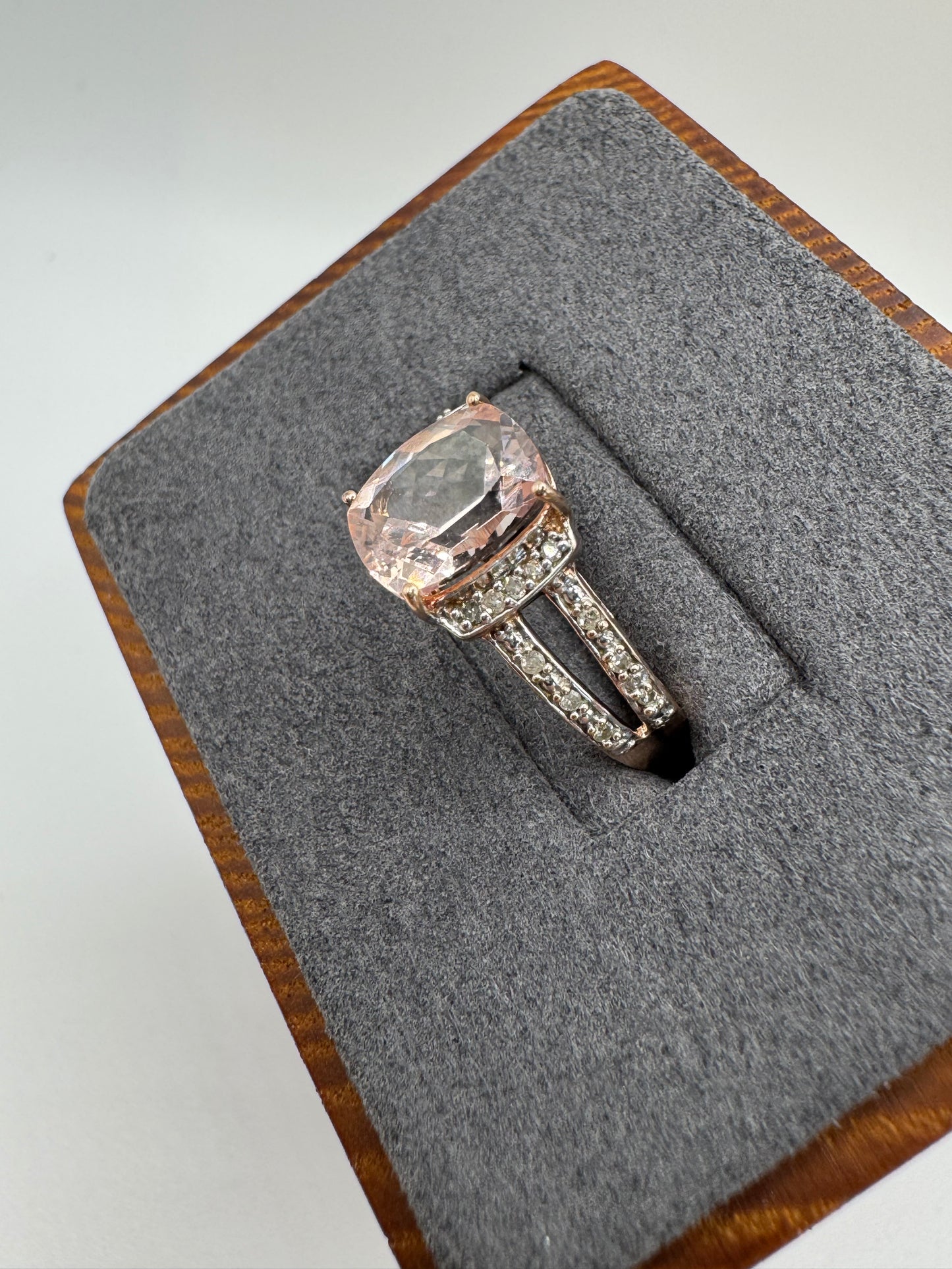 9ct rose gold morganite and diamond ring