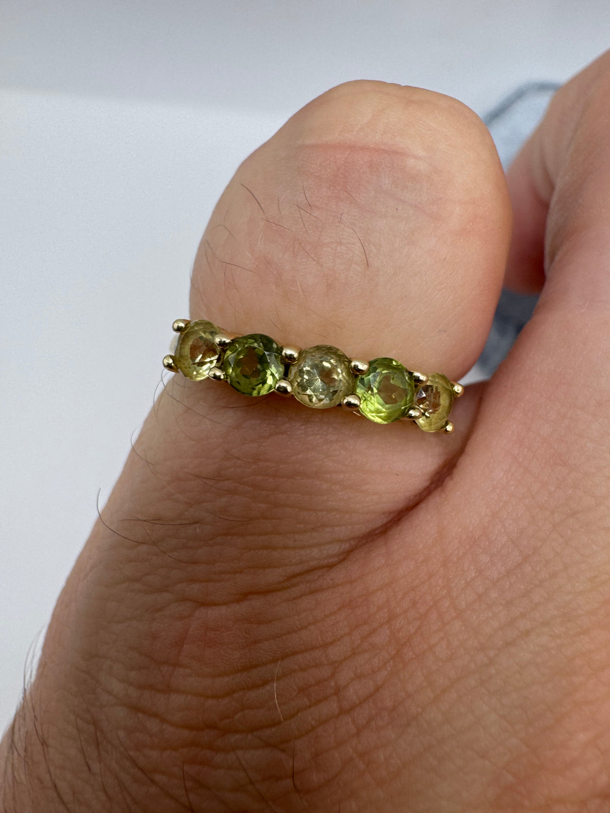 9ct gold quartz ring