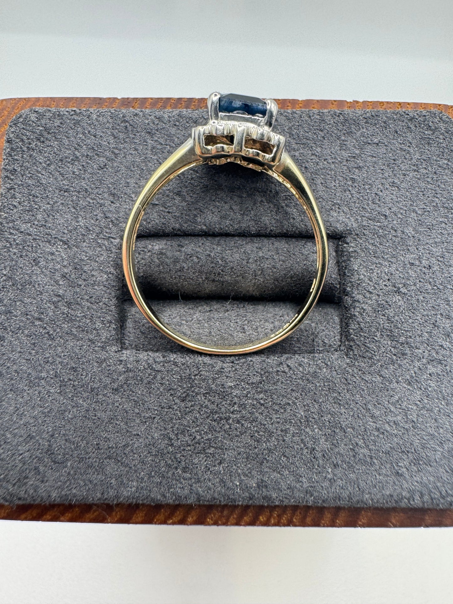 9ct gold sapphire and diamond cluster ring