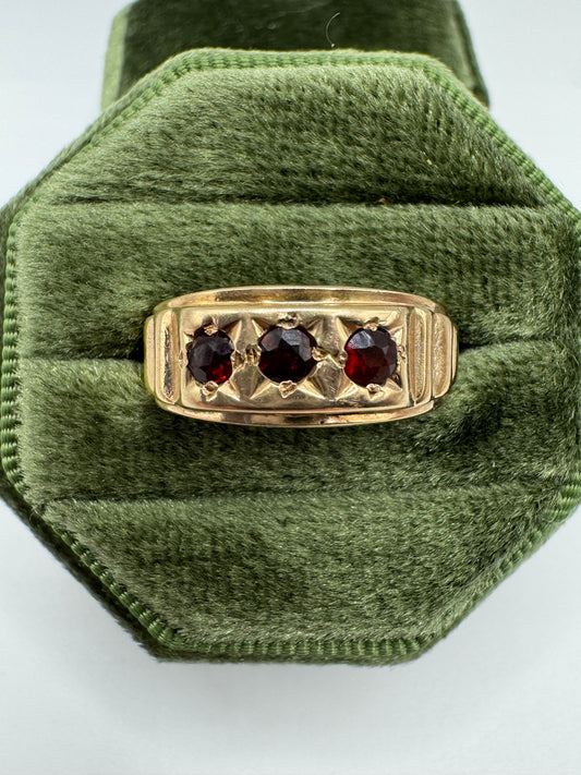 9ct gold 3 stone garnet gypsy ring