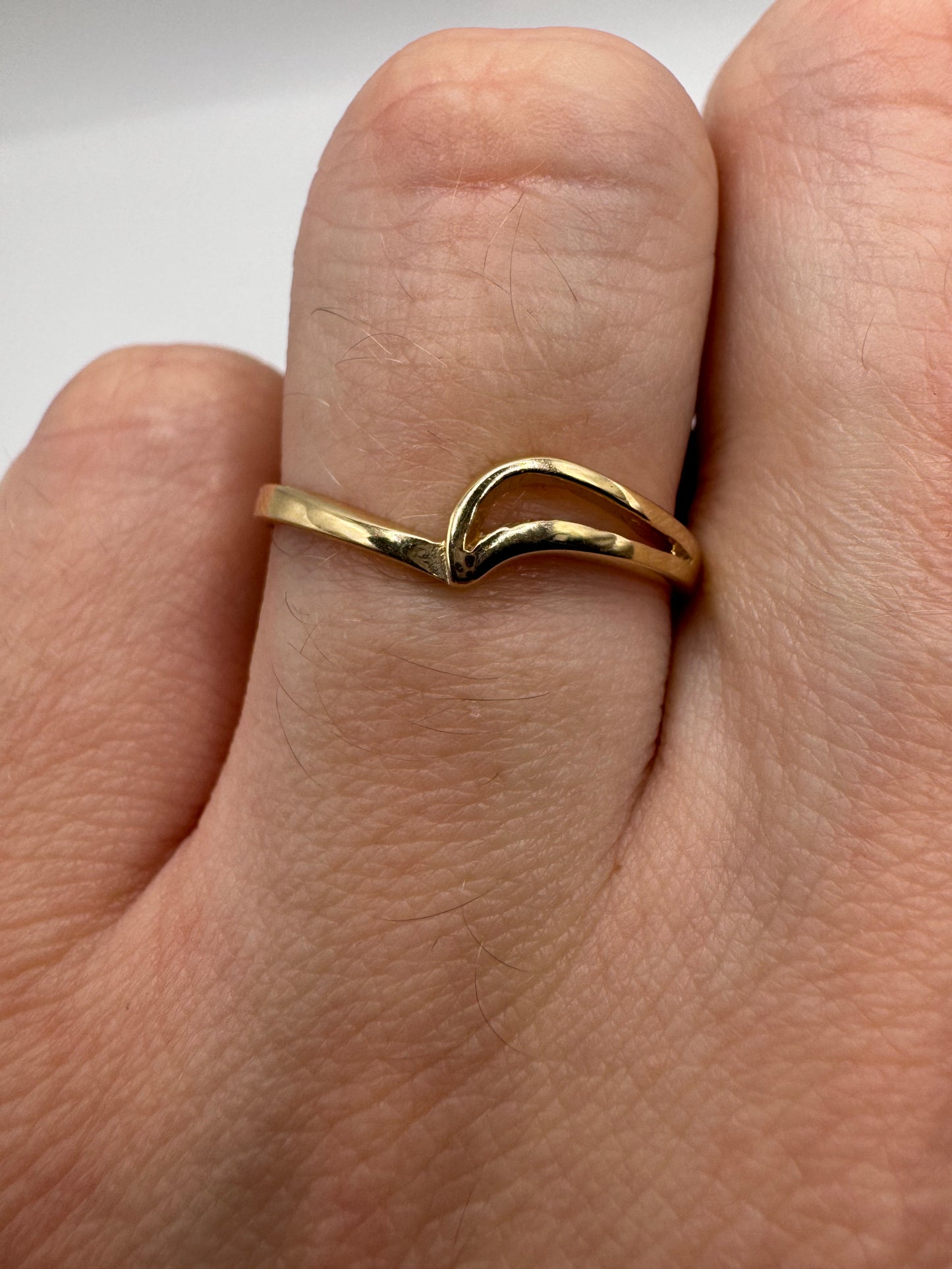 9ct gold wishbone ring