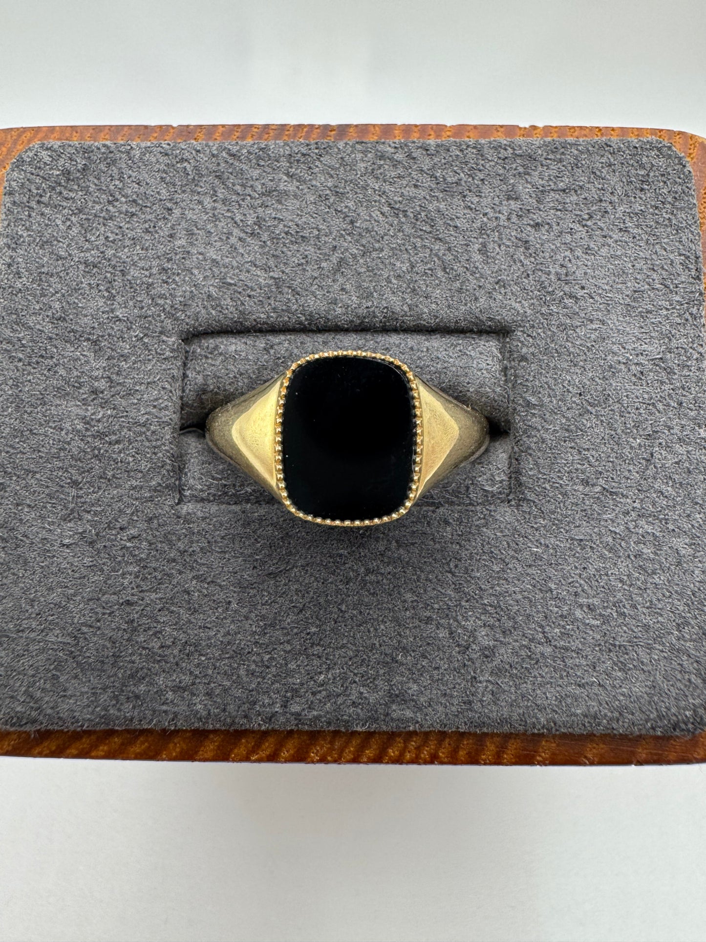 9ct gold onyx signet ring