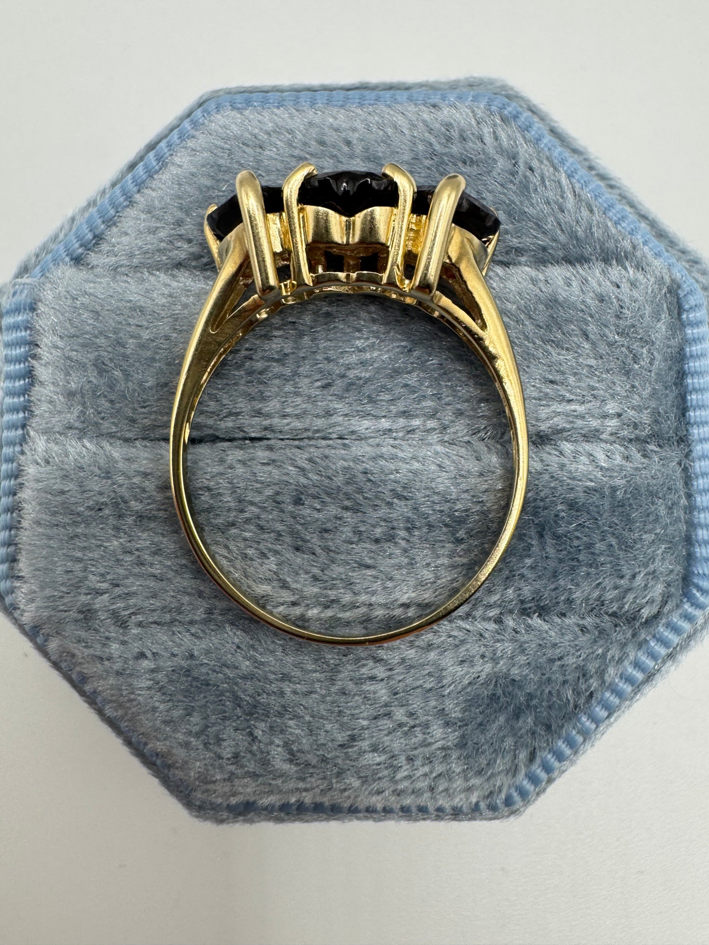 9ct gold garnet heart ring