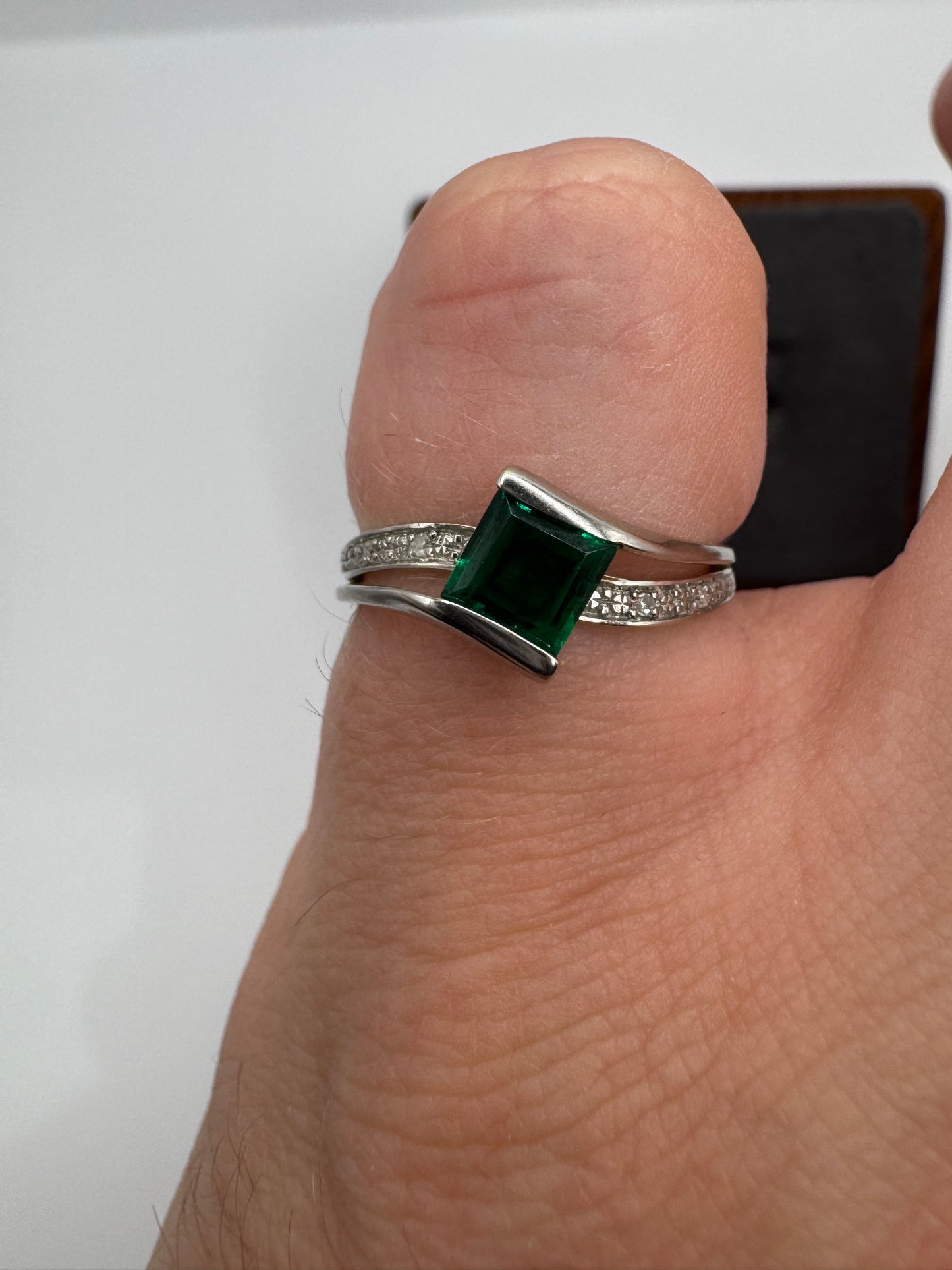 9ct white gold quartz and diamond ring